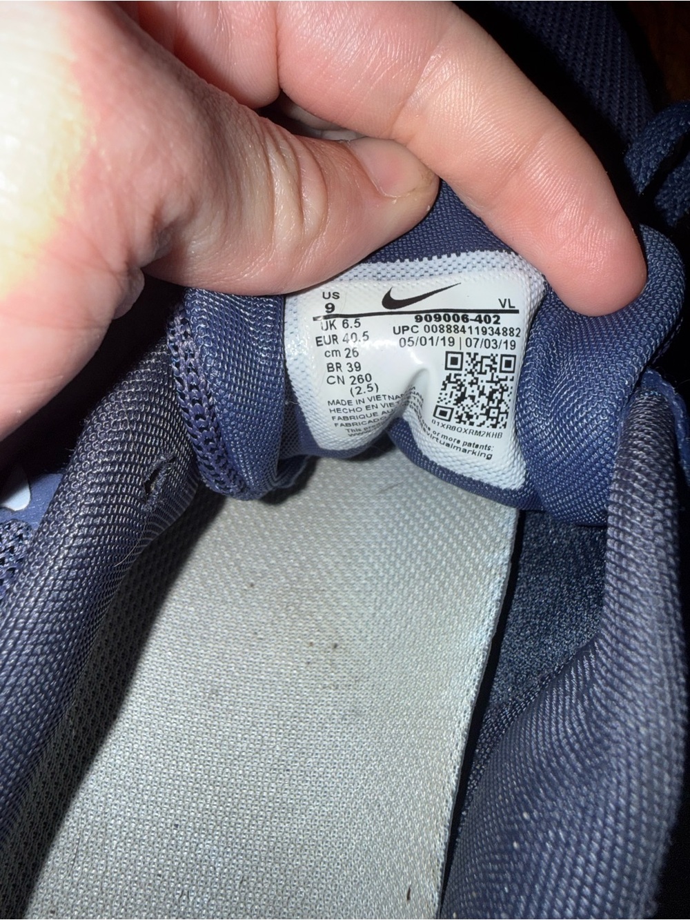 Nike women’s Athletic Sneakers - Navy and White - Picture 5 of 6